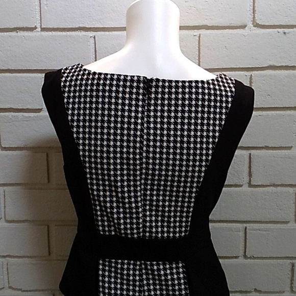 New York & Company Black/White Ruffle Sheath Dress. Size S/M - Picture 7 of 12